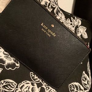 kate spade wallet/ wristlet
